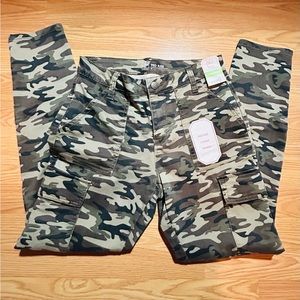 NWT Camouflage JR. Cargo Jeans